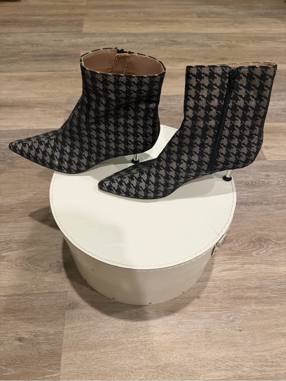 Betsey Johnson Black & Gray Houndstooth Pointed Toe Ankle Booties
